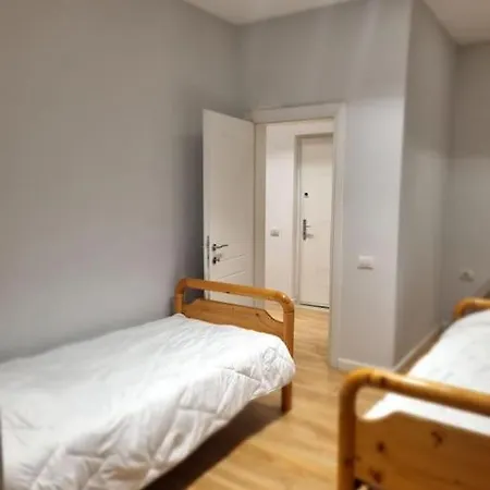 Tulip - Amazing Location Апартаменты Тирана