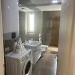 Tulip - Amazing Location דירה טיראנה