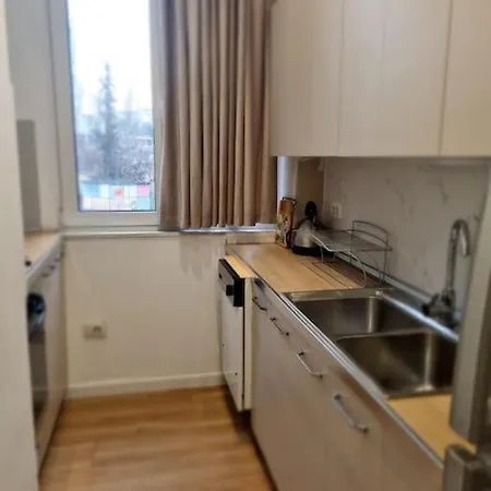 Tulip - Amazing Location 地拉那